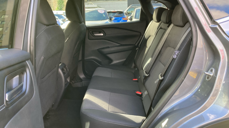 Nissan Qashqai 1.3 DiG-T MH N-Connecta 5dr Petrol Hatchback